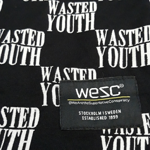 Wasted Youth Black White Graphic Logo Button Shirt WESC Sweden New Small S Mens - Picture 2 of 6